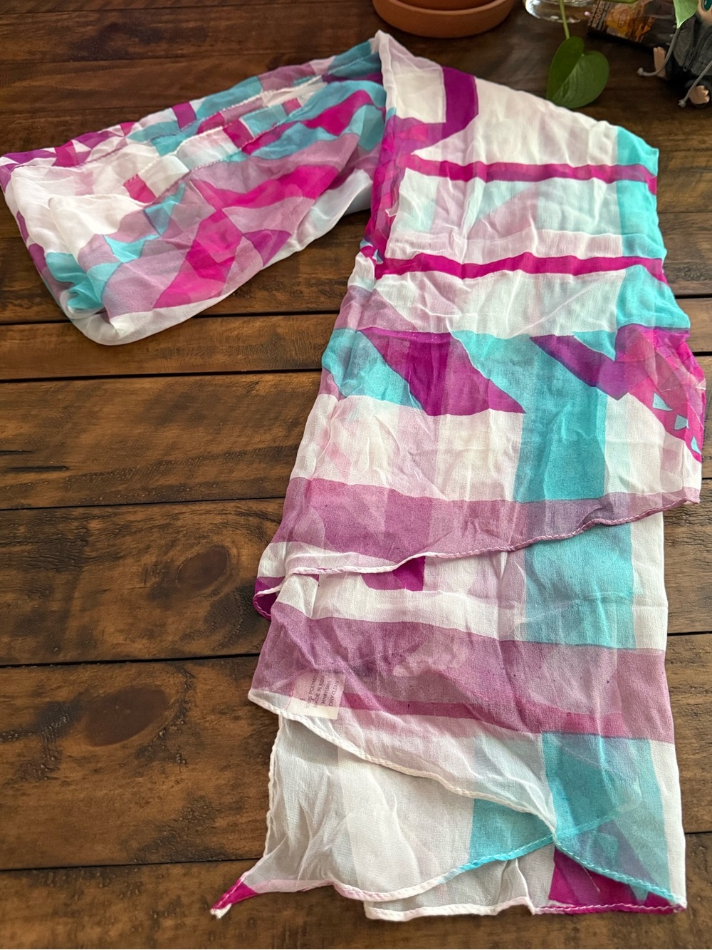 Lightweight Geometric Print Scarf in Fuchsia, Turquoise & White